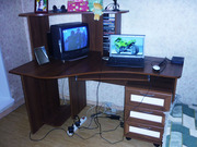 Компьютерный стол.
